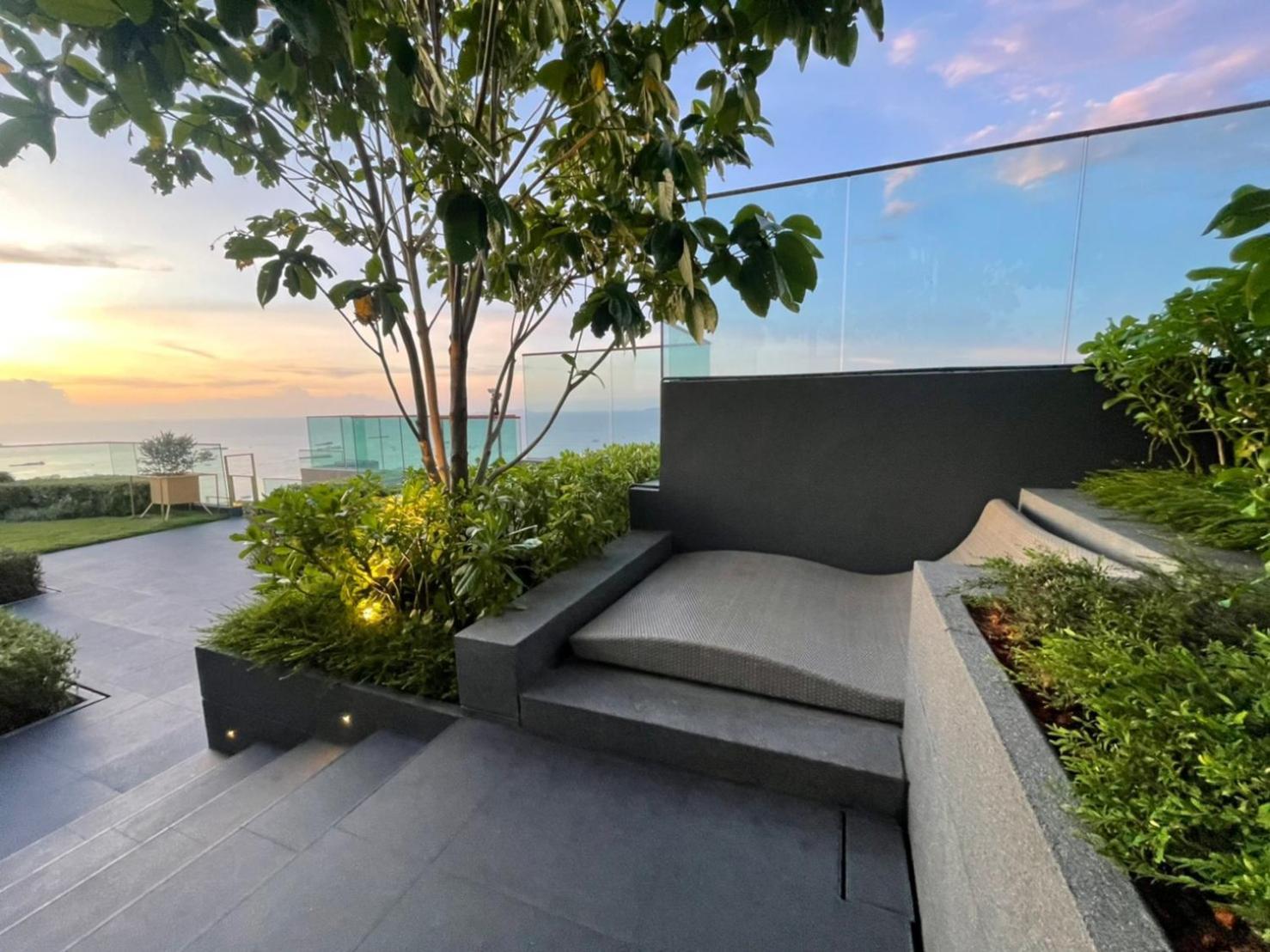 Edge Central Pattaya Seaview Residence With Infinity Pool Exterior foto